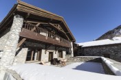 Exterior view of a french chalet in Val d'Isère